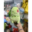 Gấu 2hand gấu bông nhân vật Pokémon Chikorita, có màu xanh lá cây đặc trưng với chiếc lá trên đầu.