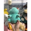 Gấu 2hand Gấu bông Bulbasaur (Ếch diệu kỳ) này có màu xanh nhạt với các đốm xanh đậm và hạt giống màu xanh lá cây