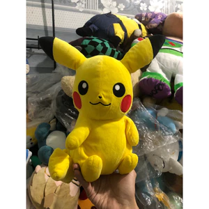 Gấu 2hand Thú nhồi bông Pokemon Pikachu này có thiết kế nhỏ gọn, thường có kích thước khoảng 20-30cm.
