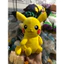 Gấu 2hand Thú nhồi bông Pokemon Pikachu này có thiết kế nhỏ gọn, thường có kích thước khoảng 20-30cm.