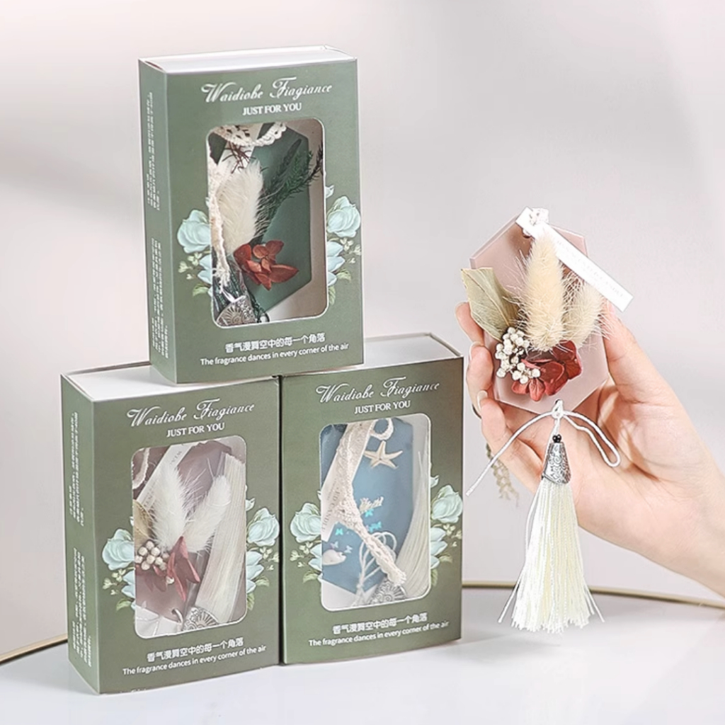 Sáp Thơm Phòng Treo Tủ Quần Áo Xe Ô Tô Treo Phòng Tinh Dầu Thiên Nhiên Khử Mùi Exquisite Life ST03 ST05