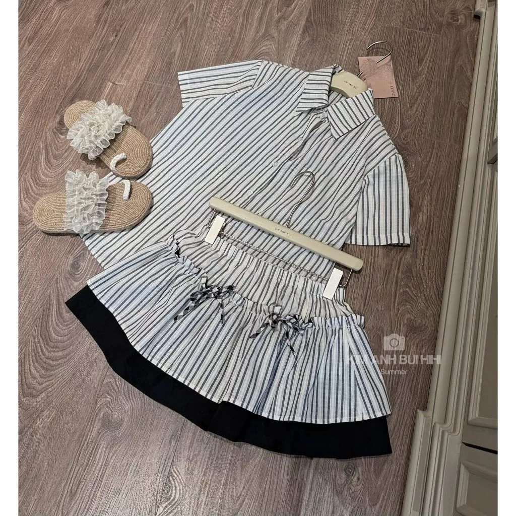 Set đồ nữ kẻ sọc xanh áo sơ mi mix chân váy xoè, đồ bộ nữ tiểu thư dễ thương Zemma HCOM26270