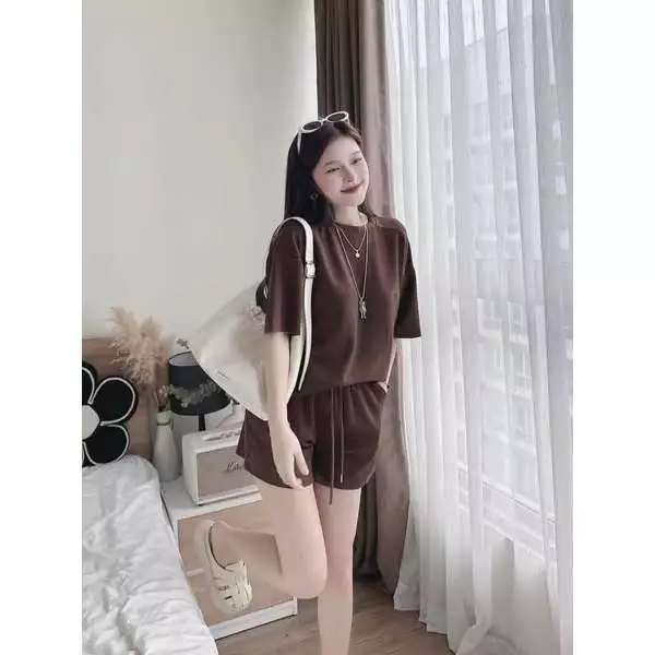 Set Bộ Nữ HCOM25902 Áo Thun Form Rộng Và Quần Short Đùi Phong Cách Hàn Quốc Trẻ Trung DONNA