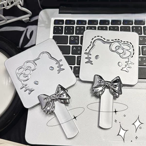 Gương Cầm Tay Trang Điểm Hello Kitty Mặt Vuông Dễ Thương MUN STORE GUONGVUKI25
