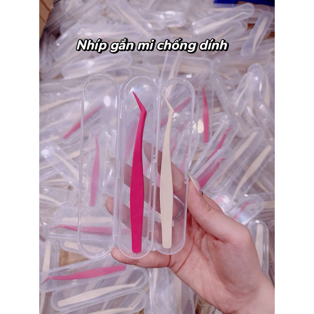 Nhíp gắn mi cụm, giúp việc gắn mi dễ dàng hơn.