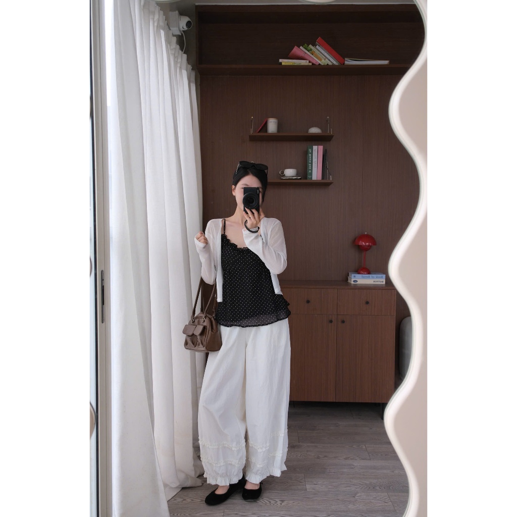 Lulu Pants (TSW) Quần gió phồng trắng viền bèo bo gấu Nữ the.sweaterweather