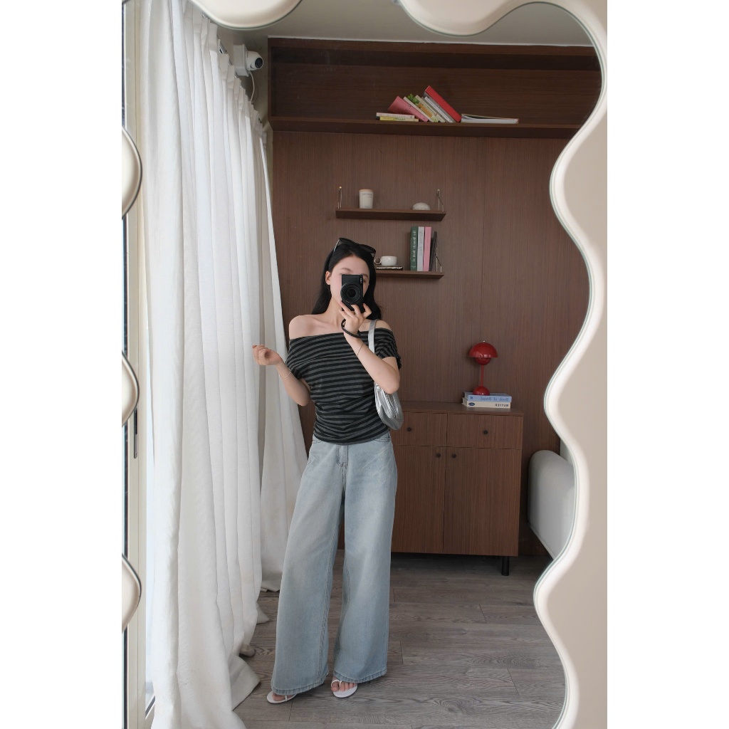 Dana Top (TSW) Áo thun trễ vai nhún bên basic Nữ the.sweaterweather