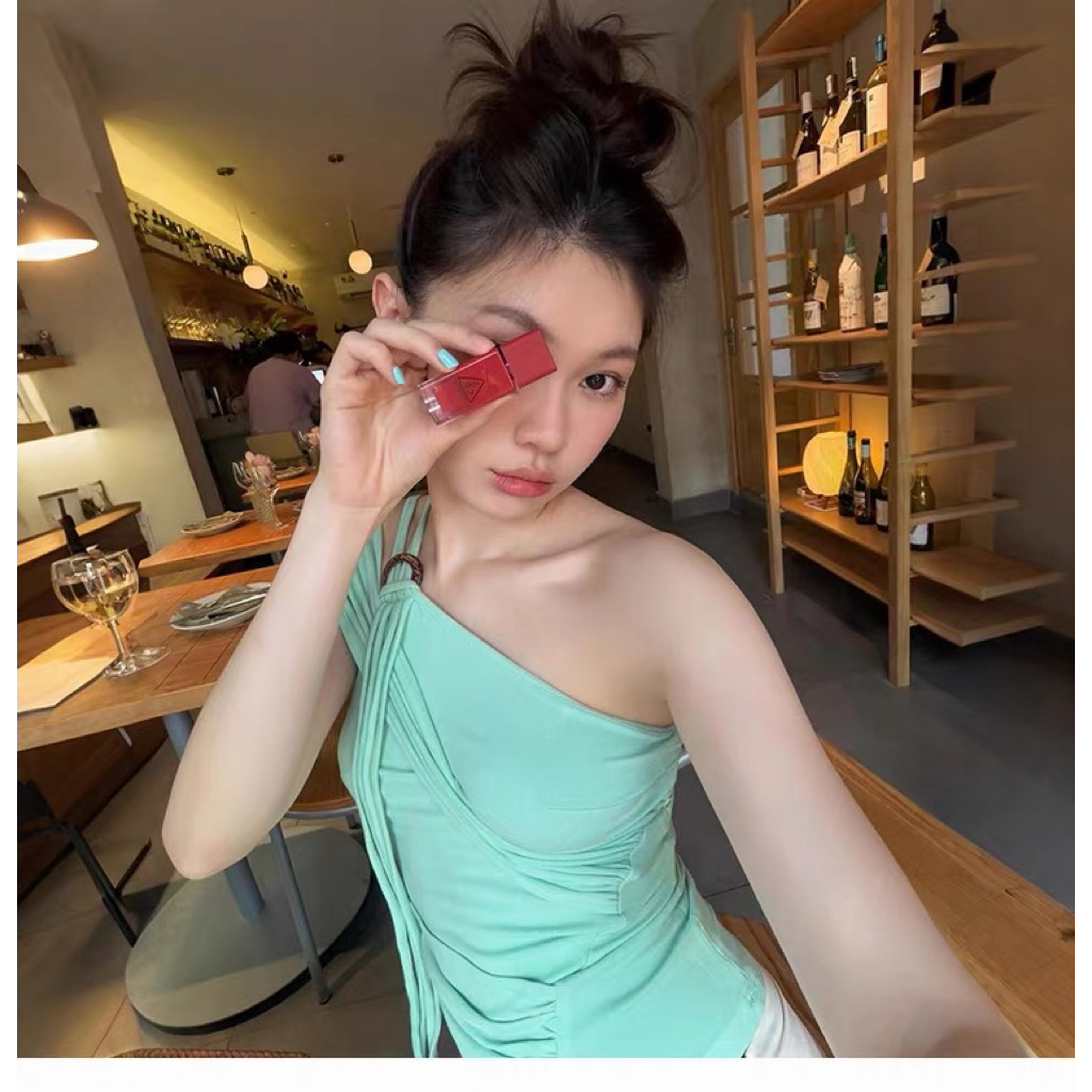 Áo lệch vai màu Tiffany blue Ly Phạm | BigBuy360 - bigbuy360.vn