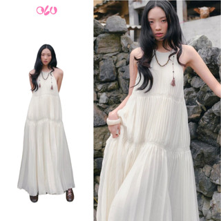 Váy maxi OLV cổ yếm hở lưng Cream Chiffon Halter Neck Tiered Maxi Dress phù hợp đi chơi đi biển