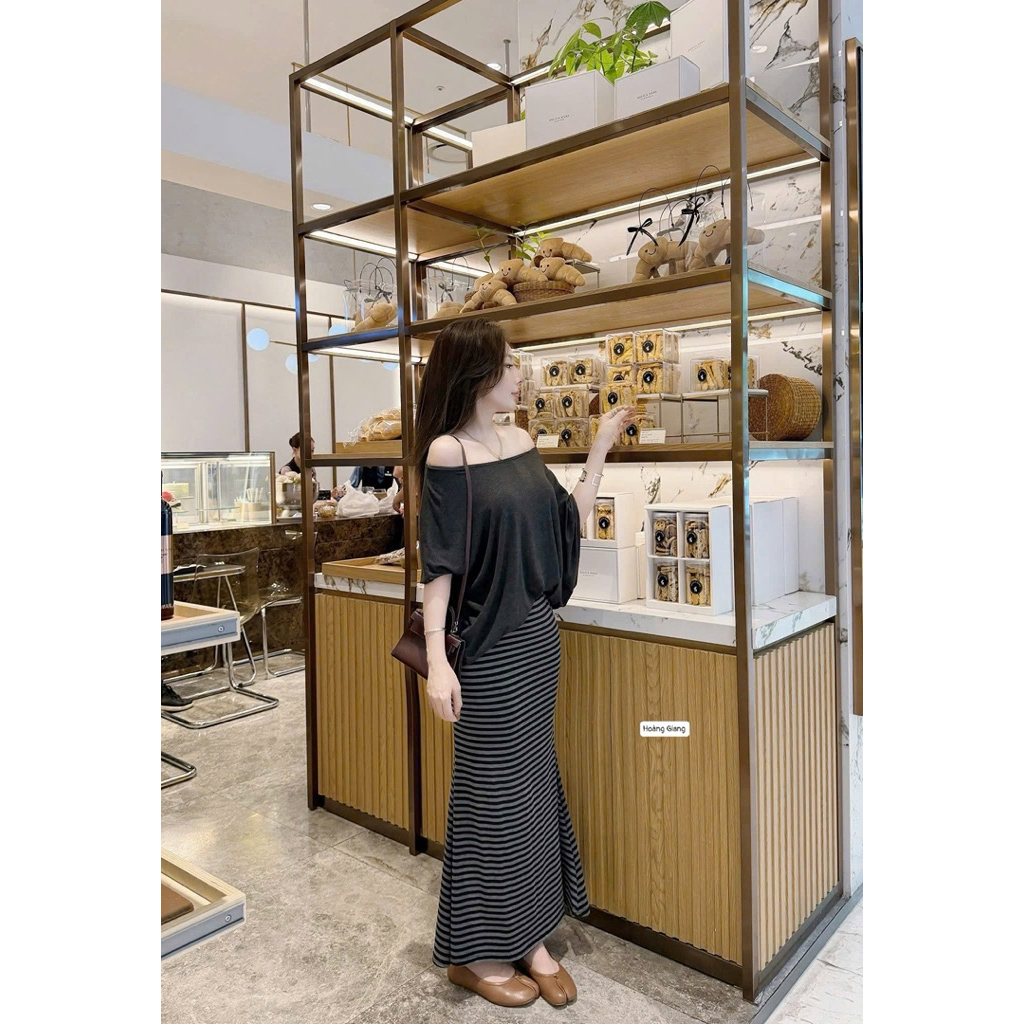 Set áo trễ vai cánh rơi mix chân váy kẻ đuôi cá