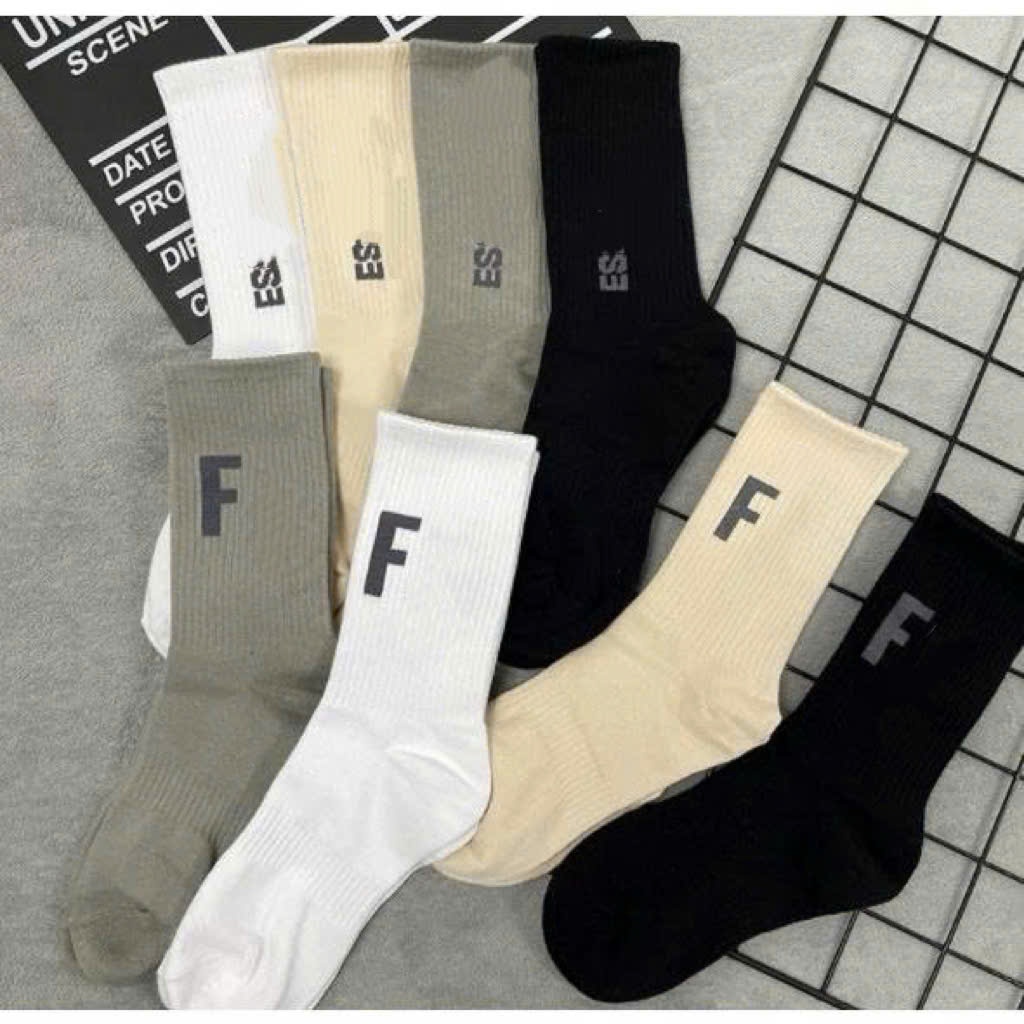 Vớ F & E cao cổ Nam Nữ phong cách thể thao, trẻ trung, năng động.