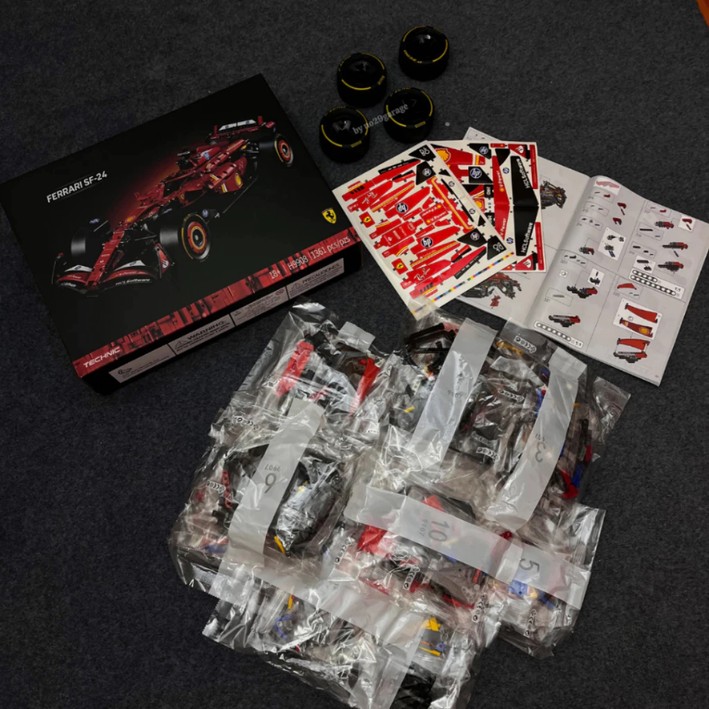 Mô Hình Lắp Ráp Siêu Xe Xe F1 Ferrari Technic SF24 Màu Đỏ Tỉ Lệ 1:8 Cao Cấp 1361 Mảnh MooBrick