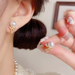 V.I.T Accessories | Bông tai hạt châu đính đá (1 màu)