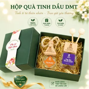 Quà tặng doanh nghiệp, quà tặng khách hàng - tinh dầu treo xe và tinh dầu kẹp cửa gió xe DMT