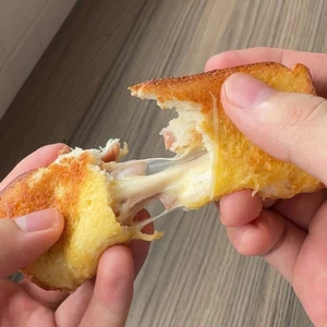 500g PHÔMAI KÉO SỢI MOZZARELLA ĐỨC, CÓ THÙNG XỐP VÀ 1 ĐÁ GEL GIỮ NHIỆT