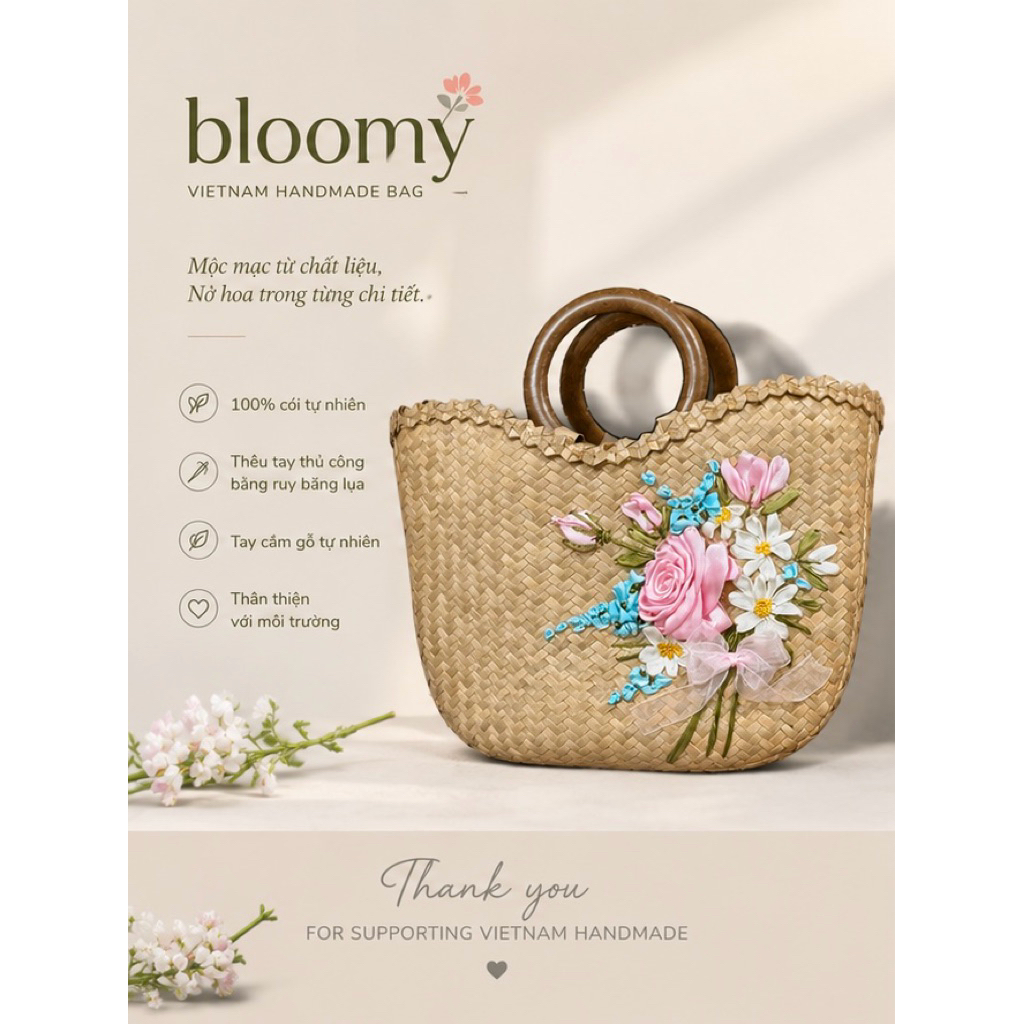 Túi Cói Thêu Tay Hoa Hồng Bloomy | Túi Handmade Quai Gỗ Đi Biển Size 35x33cm