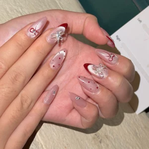 Móng tay giả form nhọn dài, nailbox mắt mèo hồng đỏ vẽ đầu móng đính nơ TẶNG KEO DÁN LEUBOX