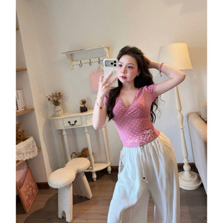 •𝙆𝙞𝙣𝙜𝙨𝙝𝙤𝙥𝙗𝙚𝙖𝙪𝙩𝙮•Áo Thun Chấm Bi Cổ V QC