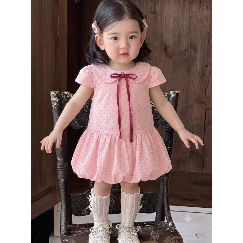 [ TẶNG DÂY BUỘC TÓC ] VÁY BÉ GÁI CỔ SEN HOẠ TIẾT CHẤM BI DÁNG BÍ PHỒNG PHỐI NƠ XINH XẮN. ĐỦ size cho bé từ 8-26kg