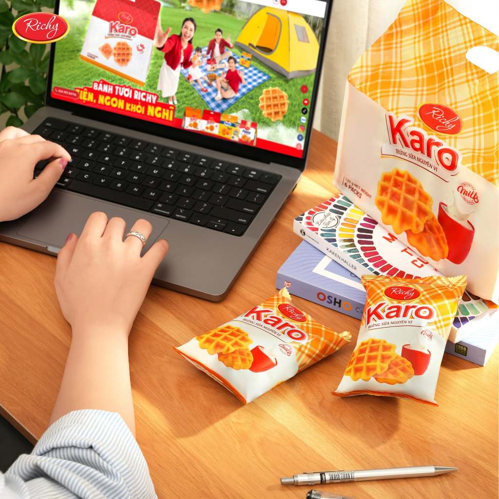 [Tặng quà đơn từ 129k] Combo 2 bịch bánh trứng tươi chà bông Karo Richy sợi thịt gà và phô mai hoàng kim 26g
