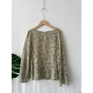 Siêu phẩm áo voan hoa nhí Unilo Nhật mới toanh 2 size S,M