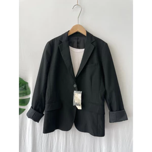 Siêu phẩm blazer Unilo newtag mới toanh siêu xinh