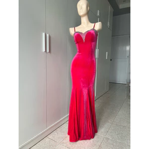 ĐẦM NHUNG ĐỎ ÔM BODY ĐÍNH HẠT SANG TRỌNG