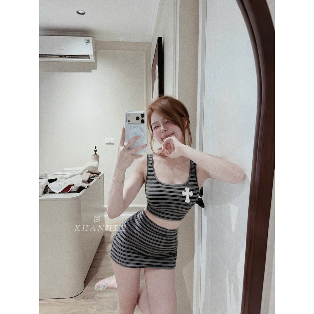 Set áo hai dây mix chân váy kẻ sang lắm lun
