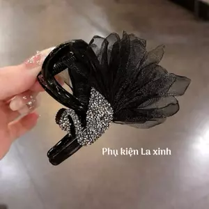 Kẹp càng cua size 8cm họa tiết thiên nga kèm voan xòe