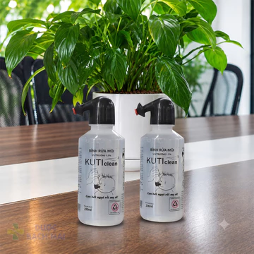 Bình rửa mũi xoang cho bé KUTI có sẵn nước muối ưu trương 1,5% dụng cụ rửa mũi bình 200ml