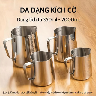Ca đánh sữa có vạch định lượng, làm nguội cà phê pha máy, inox 304, nhiều dung tích, có quai cầm tiện lợi, chống bỏng