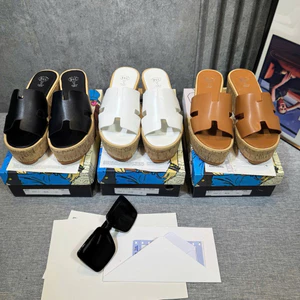 👠🎒👜🕶️…Dép lê xuồng
