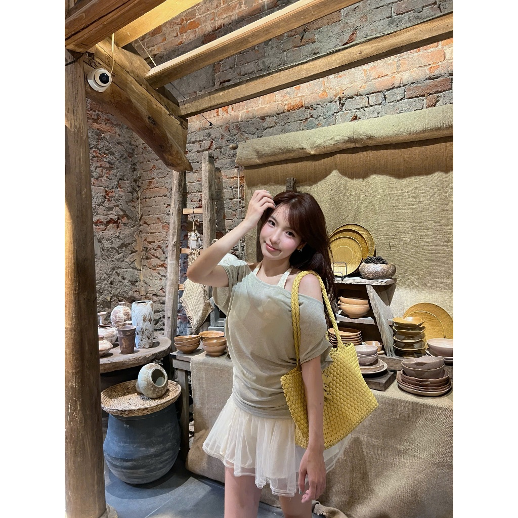 Daria Top (TSW) Áo trễ vai kèm bra cổ yếm ren hoạ tiết Nữ the.sweaterweather