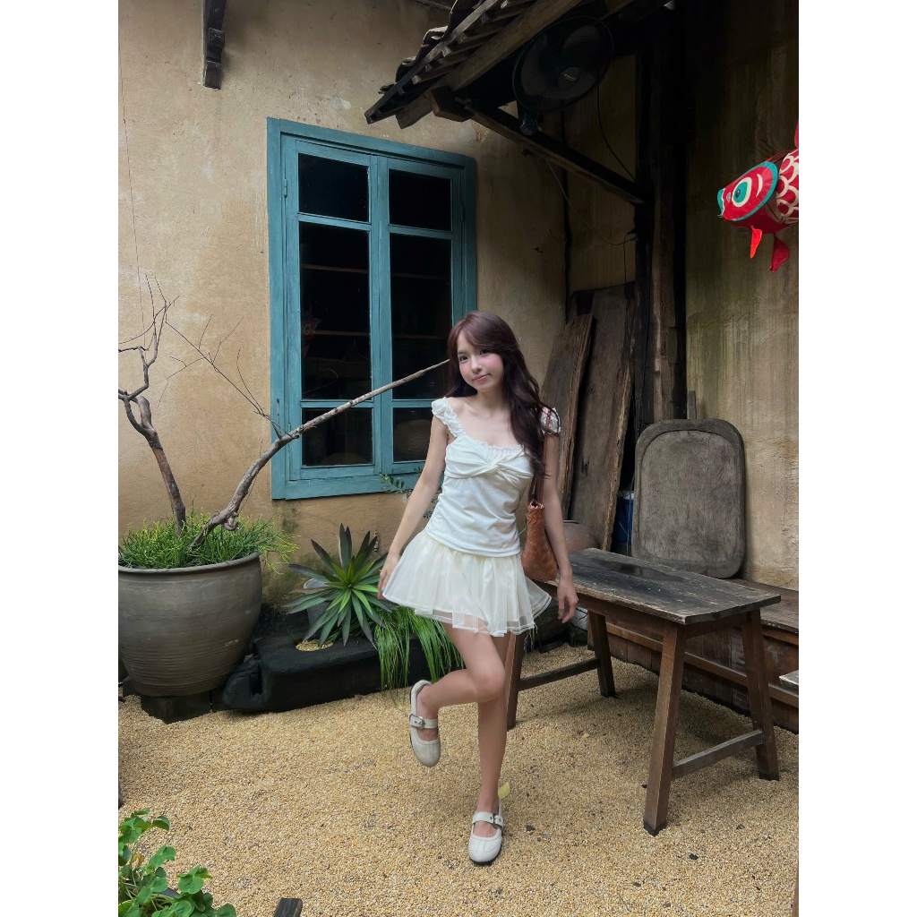 Aura Top (TSW) Áo thun bèo 2 dây xoắn ngực Nữ the.sweaterweather