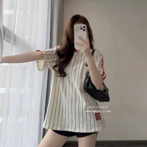 Áo thun nữ kẻ sọc phối viền thêu logo style thể thao cá tính, Áo phông tay lỡ from rộng giấu quần năng động