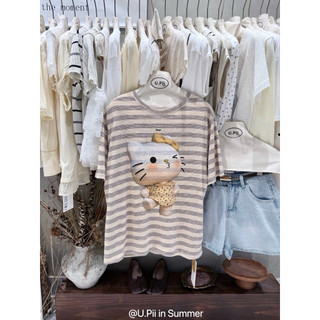 Áo Phông Kẻ Nâu Be Kitty Chu Môi