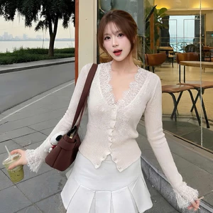 Áo Len Nữ Hàn Quốc Phối Ren Nhẹ Nhàng Nữ Tính Mùa Thu Đông Kimee - KA865