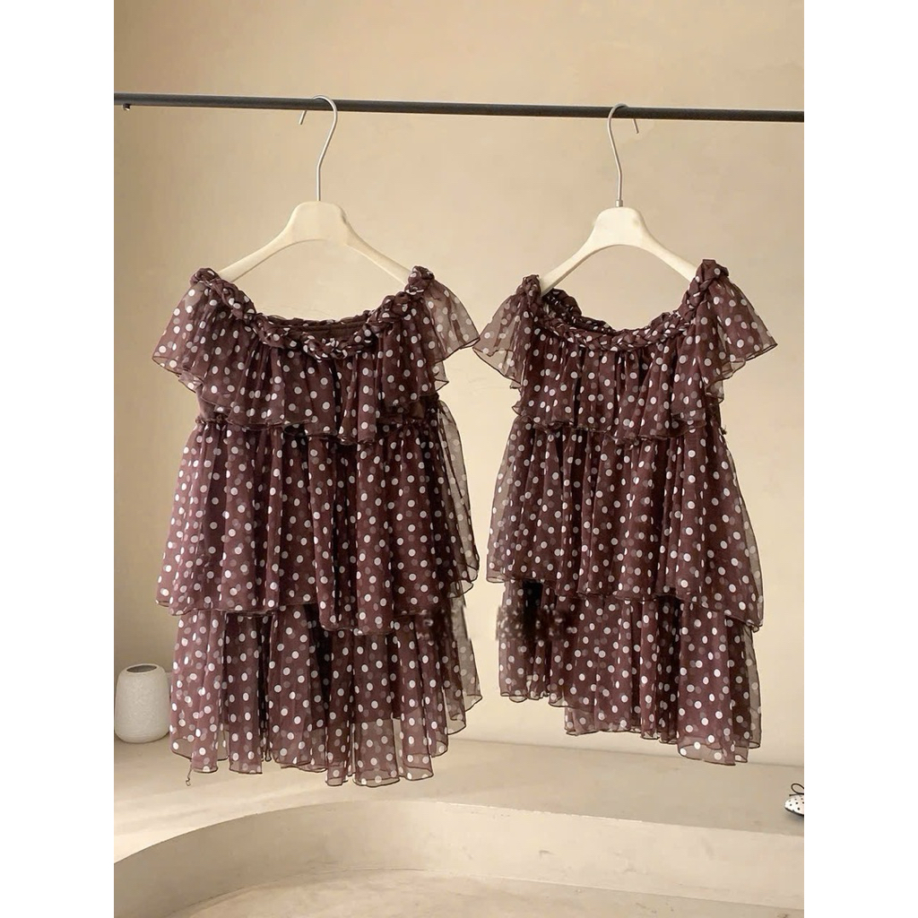 Váy voan tơ chấm bi trễ vai dáng ngắn xoè tầng bồng bềnh tiểu thư, Đầm nữ hở vai phong cách vintage mặc đi chơi đi biển