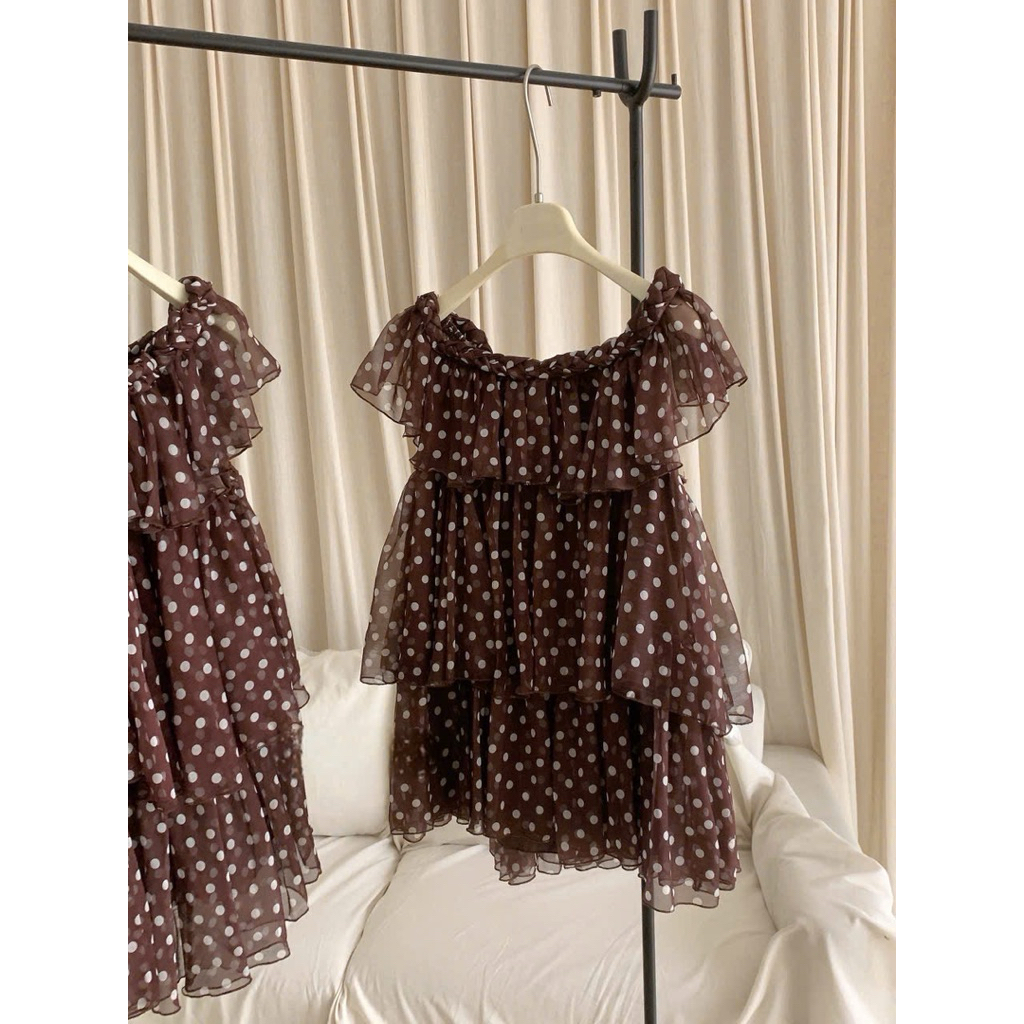 Váy voan tơ chấm bi trễ vai dáng ngắn xoè tầng bồng bềnh tiểu thư, Đầm nữ hở vai phong cách vintage mặc đi chơi đi biển