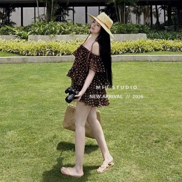 Váy voan tơ chấm bi trễ vai dáng ngắn xoè tầng bồng bềnh tiểu thư, Đầm nữ hở vai phong cách vintage mặc đi chơi đi biển