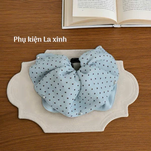 1 cái kẹp càng cua 3 răng nửa đầu phía sau tone xanh ngọc họa tiết trái tym