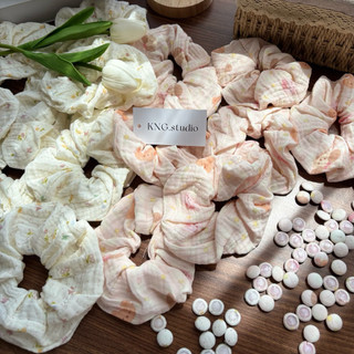 Dây buộc tóc scrunchies vải xô muslin - Giao màu ngẫu nhiên | KNG.studio