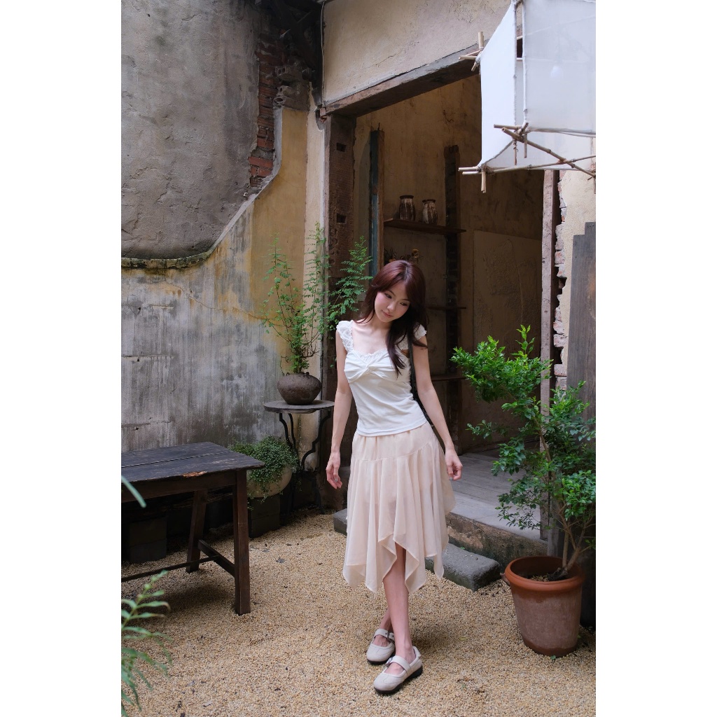 Lyra Skirt (TSW) Chân váy voan xòe lệch tà phối khuy Nữ the.sweaterweather