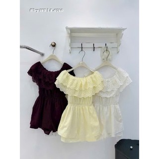Bộ liền quần đùi màu vàng và áo trễ vai bo chun chất voan thêu đục lỗ