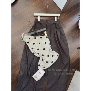 Set quần ống suông rộng phối áo crotop lệch vai họa tiết chấm bi chất thun gân thoáng mát