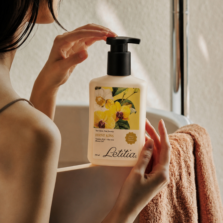 Sữa tắm nước hoa First Kiss Letitia lưu hương lâu - dưỡng ẩm dịu nhẹ - mềm mịn Size 350ml/100ml