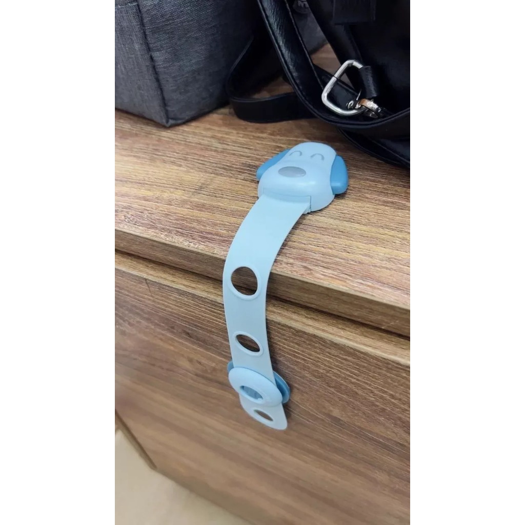 Khóa Chống Mở Tủ Cho Bé Dán Tủ Lạnh Ngăn Kéo Cánh Tủ Họa Tiết Động Vật Dễ Thương Bền Chắc DouDou A19