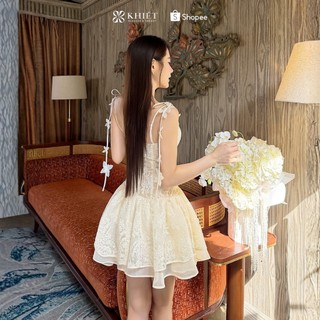 Đầm ngắn xòe ren hoa kem dây vai phối hoa 3D phong cách bay bổng nữ tính KD681