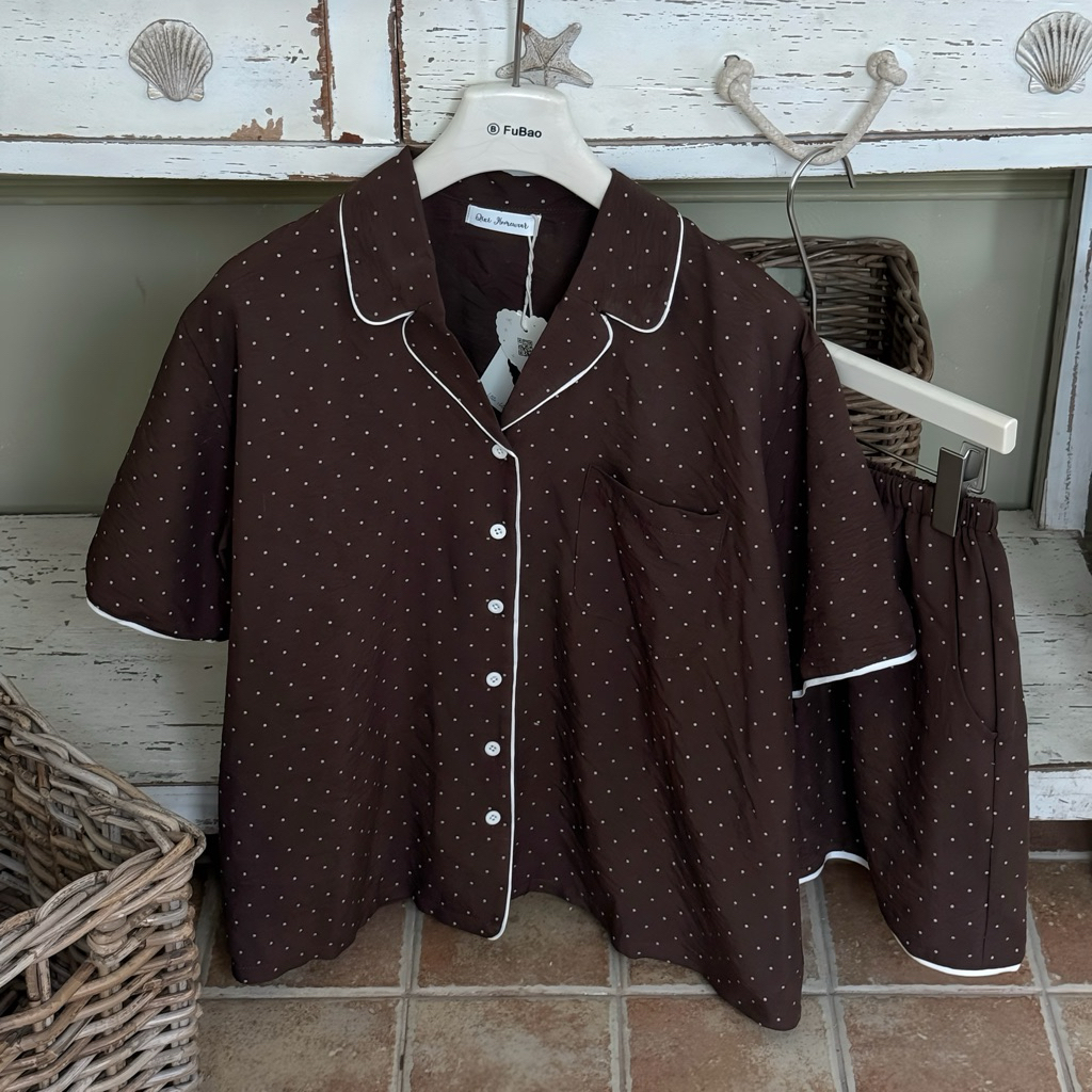 [THE RIBBON CLUB] QiXi Homewear Bộ Đồ Ngủ Nữ Chấm Bi Nâu Tay Cộc