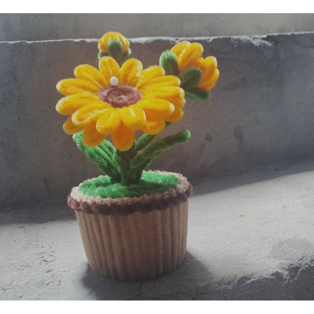 Chậu hoa để bàn mini, chậu hoa hướng dương mặt cười kẽm nhung, hoa hướng dương handmade, chậu hoa để bàn, chậu hoa mini
